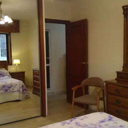 Acogedora Habitacion Doble Junto A Paseos & Parques ซานติอาโก เด กอมโปสเตลา ภายนอก รูปภาพ