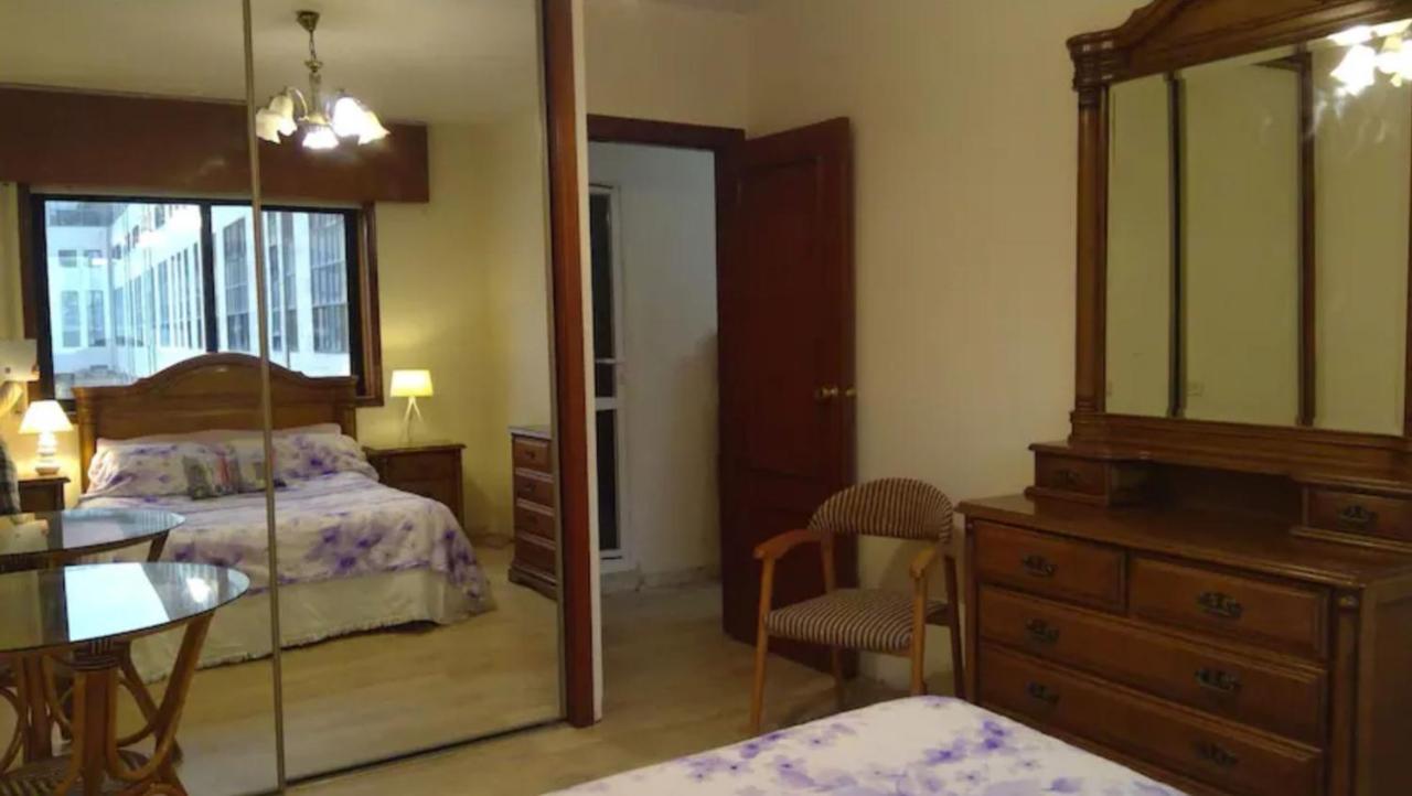 Acogedora Habitacion Doble Junto A Paseos & Parques ซานติอาโก เด กอมโปสเตลา ภายนอก รูปภาพ